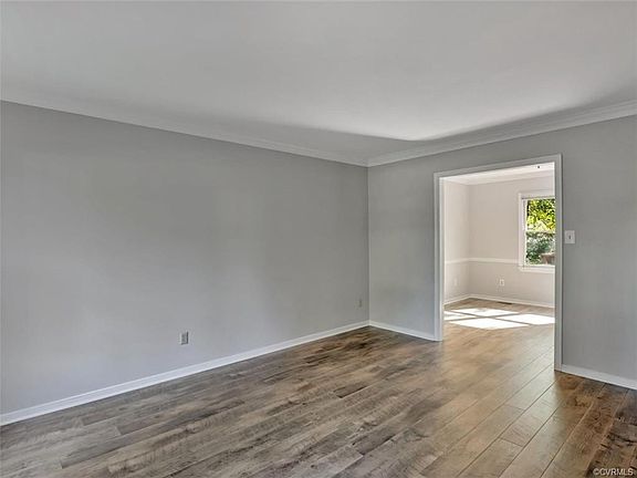 4th image of 10821 Sunset Hills Dr