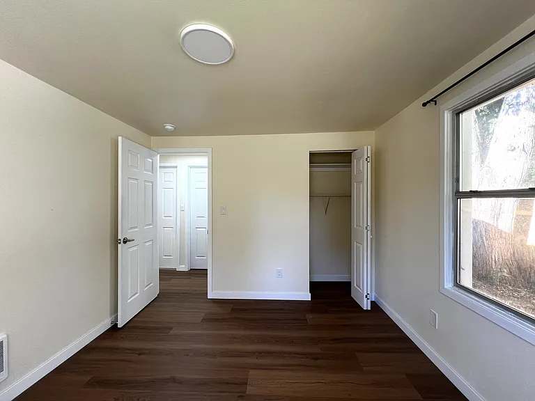 3404 SE 5th St — Photo 16