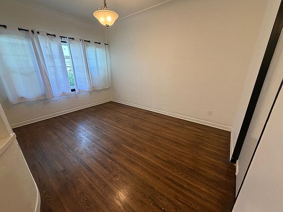 4th image of 700-702 S Catalina Ave
