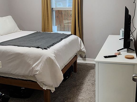 Bedroom - entrance