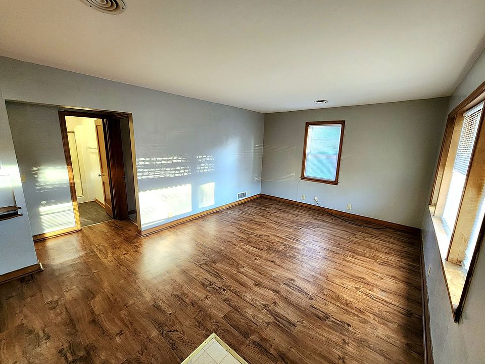 400 7th Multi 400 7th St Baraboo WI Zillow