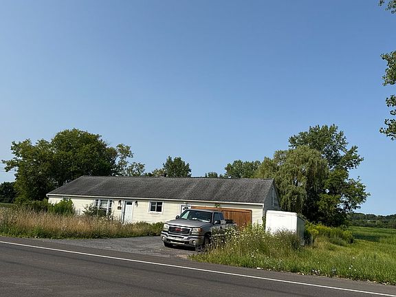 2nd image of 8459 Maple Rd