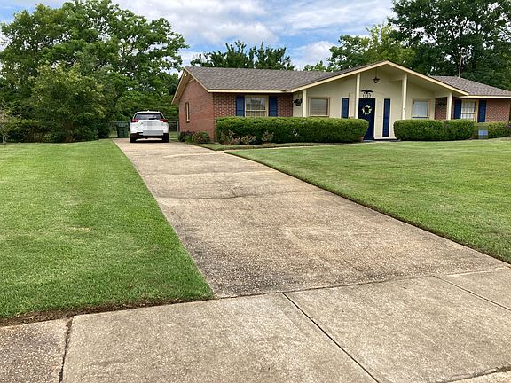 3rd image of 1137 Queensbury Dr