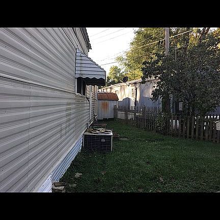 3rd image of 10401 Southwest Hwy Trlr 24B