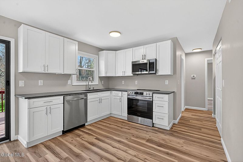 2nd image of 203 Woodscape Drive