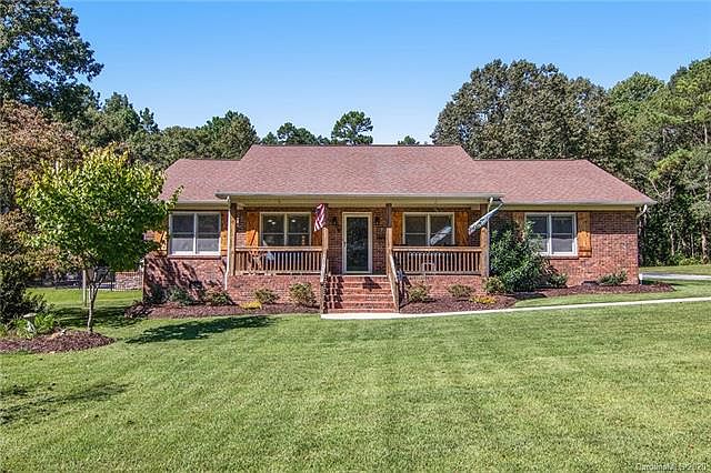 1st image of 640 White Pines Dr