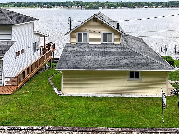 2nd image of 3241 Country Club Way