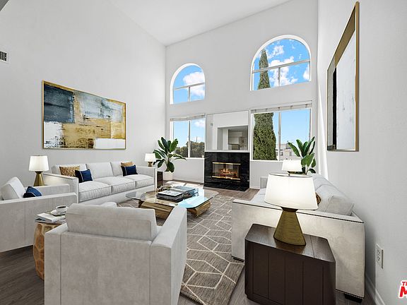 3rd image of 1409 S Saltair Ave APT 302