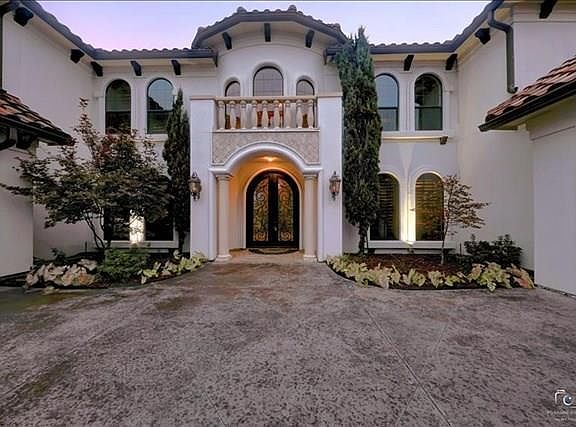 2nd image of 1755 Torrey Pines Ln