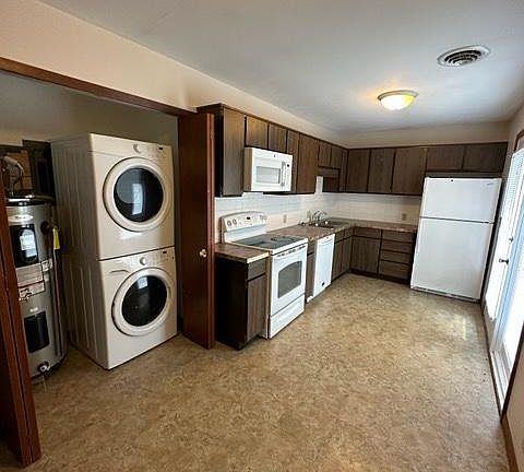 3rd image of 587 Dogwood Cir #B