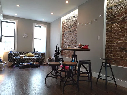 Rented by Uptown Flats LLC | media 22