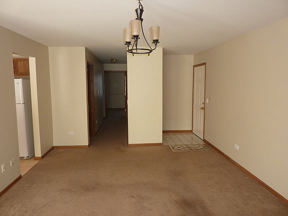 5th image of 2849 Meadow Ln