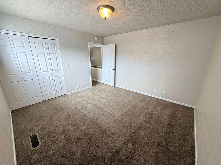 211 N Delaware Ave — Photo 31