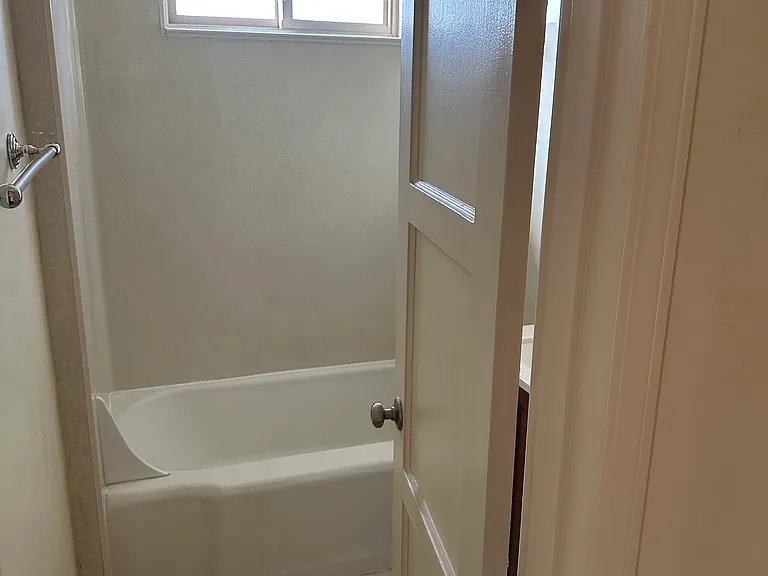618 S Pacific Coast Hwy #B — Photo 10