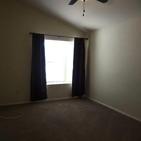1912 S Hall — Photo 5
