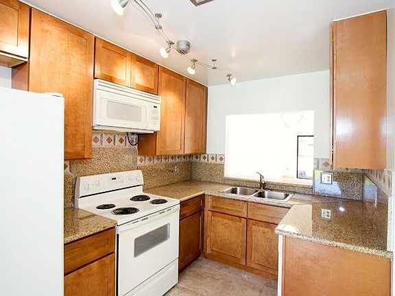 GRANITE COUNTERTOPS AND NEW CABINETS