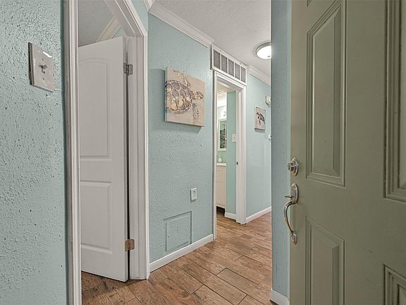 2nd image of 6300 Seawall Blvd