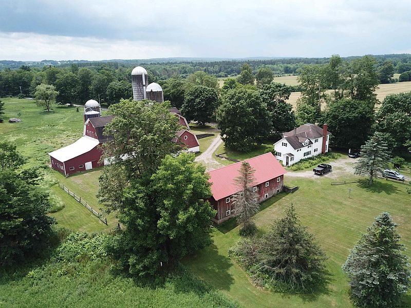 5th image of 514 PARTRIDGE HILL Road