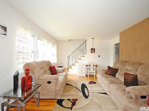 3rd image of 528 Norh Hawthorne St