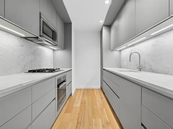 547 West 47th Street image 1 of 4