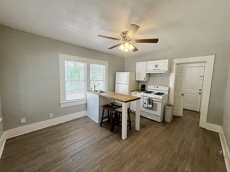 620 Potomac St — Photo 4
