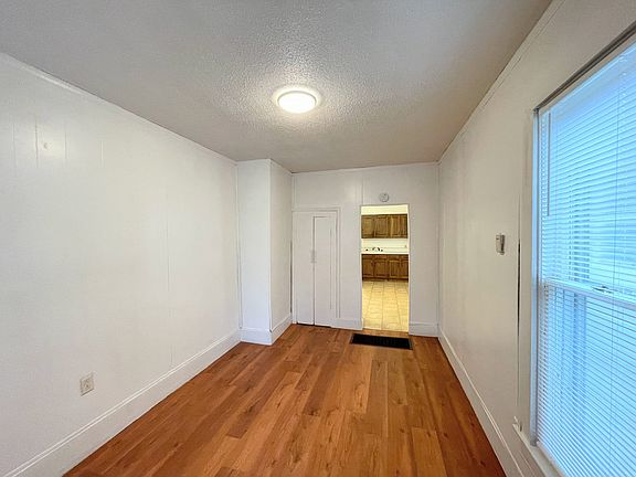 3rd image of 317 W 7th Ave