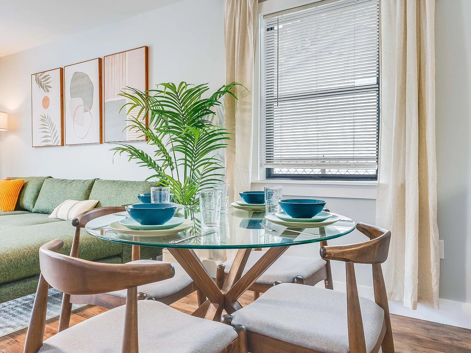3 bed, 1250 sqft, $3,600 — Photo 3