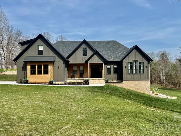 1360 Sain Rd, Hickory, NC 28602