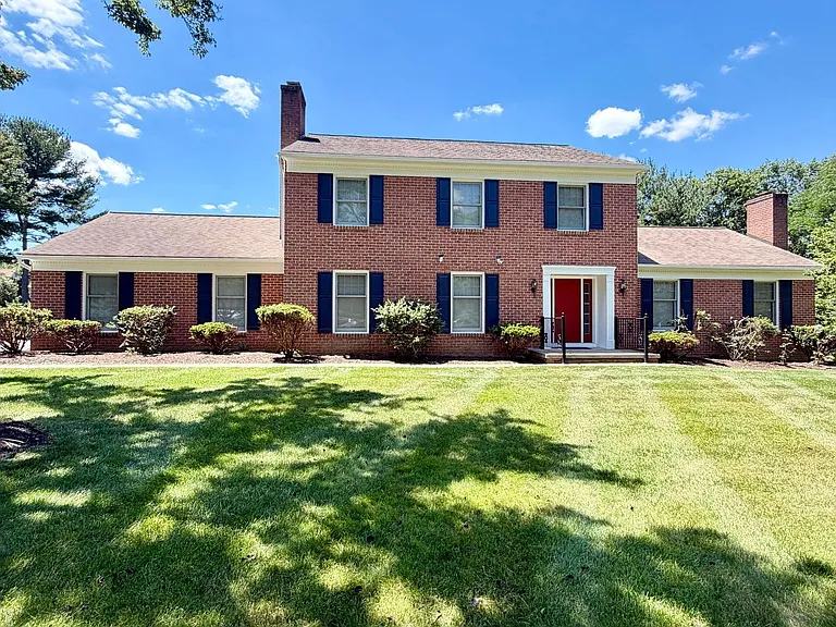684 Steinman Ct — Photo 39