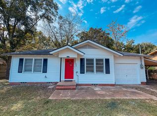 203 2nd St, Palestine, TX 75803