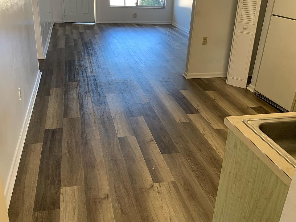 2nd image of 3111 Villa Rd