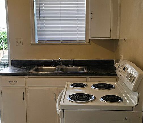 5th image of 1525 E 9th St #L1-aa3