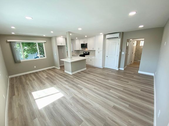 2nd image of 1120 N Laurel Ave #8