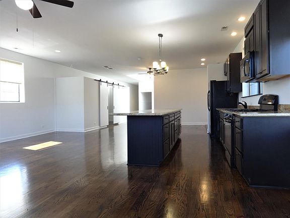 5th image of 2641 N Clybourn Ave #2S