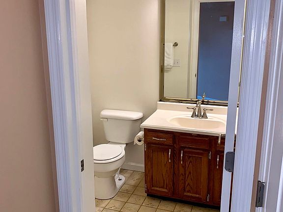 3rd image of 1081 Redbluff Dr