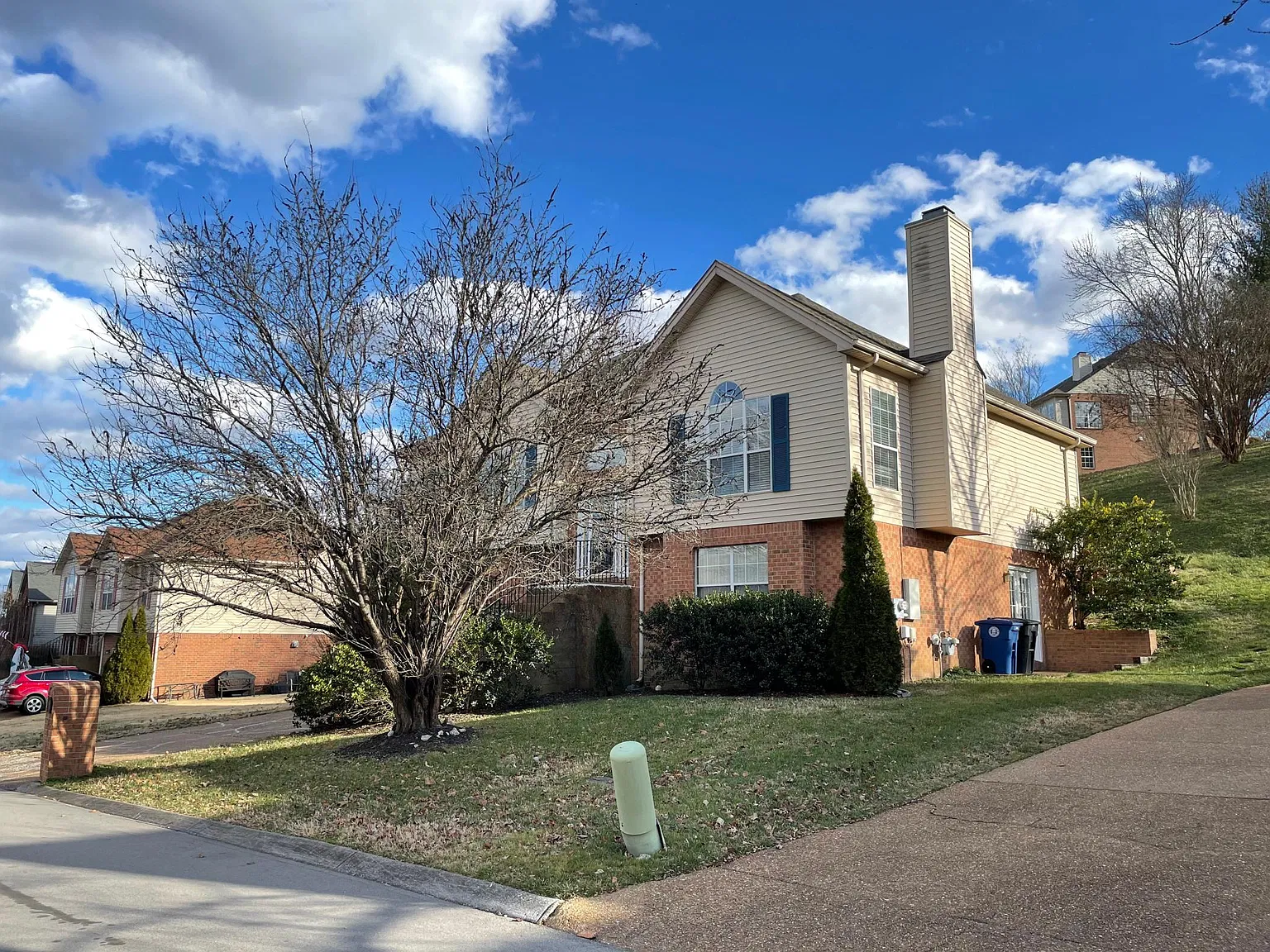 861 E Benjamin Dr — Photo 3