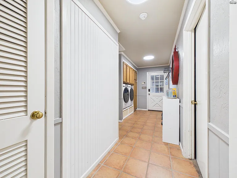 5501 Seymour Hwy — Photo 27