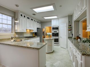 5205 Linden St, Bellaire, TX 77401