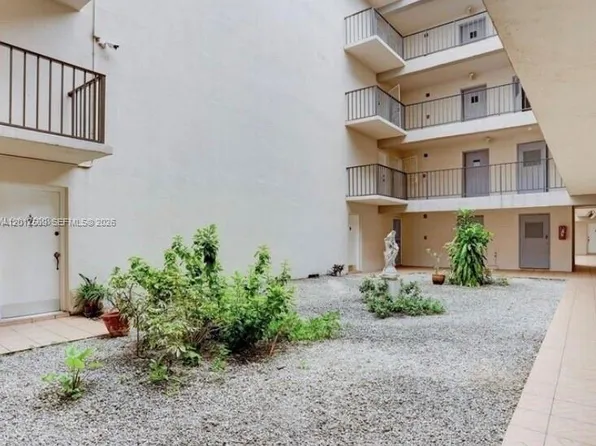 5501 NW 7th St APT E412, Miami, FL 33126