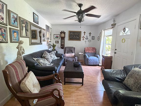 5th image of 2926 Hiawatha Avenue