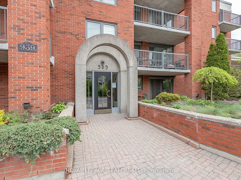 939 N River Rd #105 — Photo 2