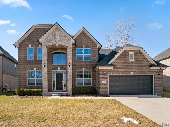 5329 Rangemore Dr, Troy, MI 48085