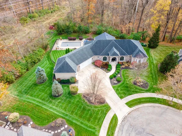 3227 Meadows Park Way, Fort Wayne, IN 46825