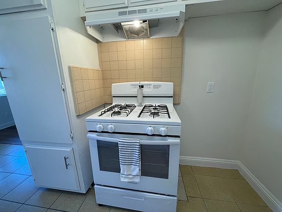 4th image of 842 W Redondo Beach Blvd APT 19