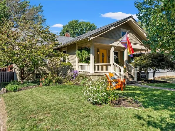 7228 Grand Ave, Kansas City, MO 64114