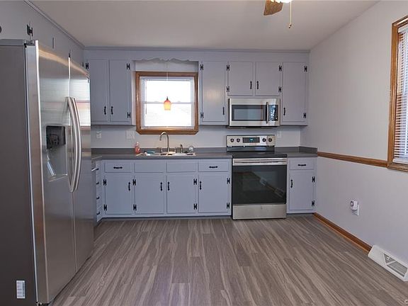 5th image of 118 E Jerald St