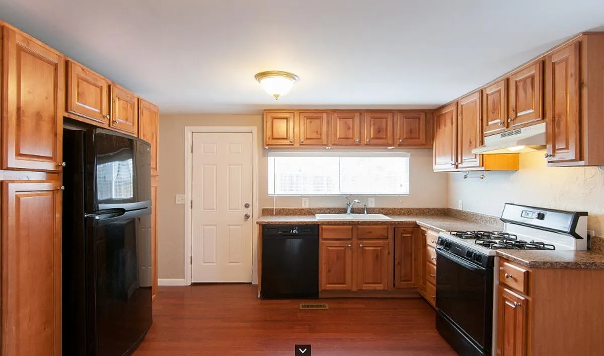 Kitchen - 1265 Uinta St