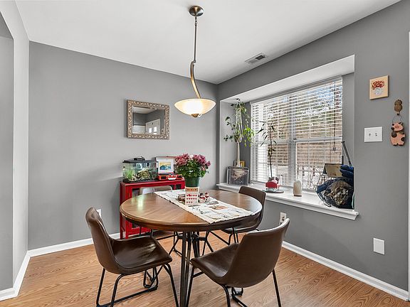 2nd image of 4814 Hawthorne Ln #208