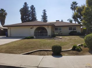 6409 Manchester Ln, Bakersfield, CA 93309
