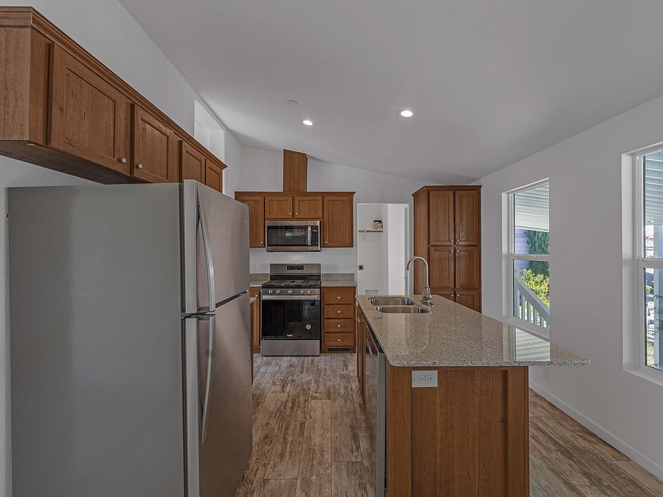 1st image of 21100 State St #19